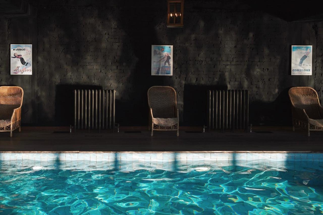 Rooms Hotel Kazbegi Exterior foto The pool at the hotel