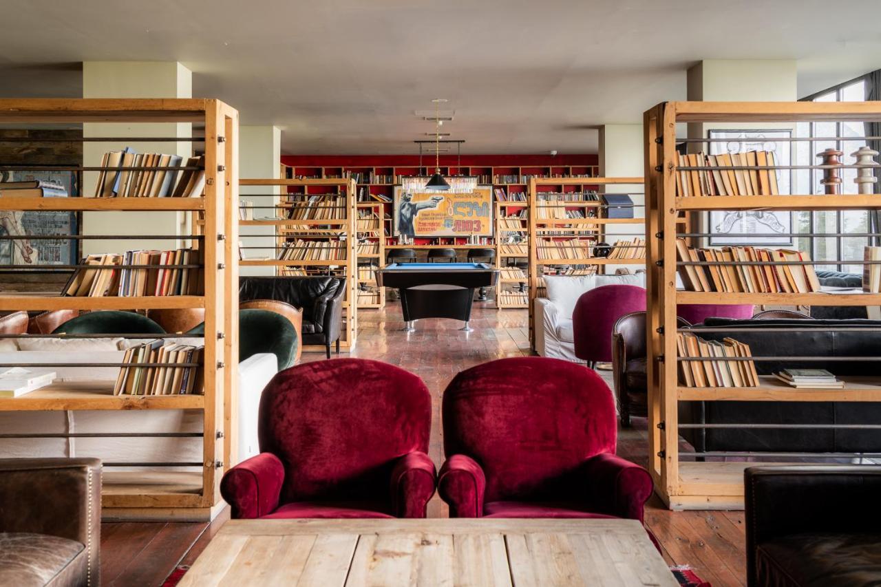 Rooms Hotel Kazbegi Exterior foto Library