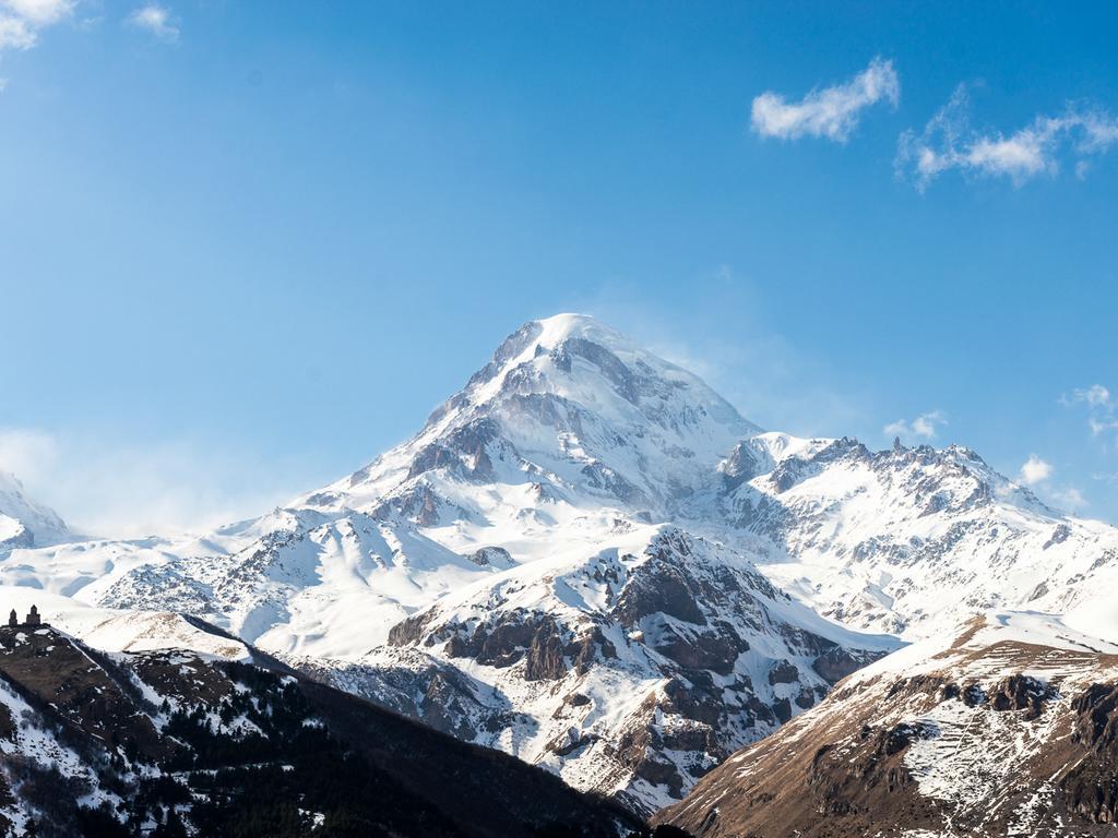 Rooms Hotel Kazbegi Exterior foto Mount Elbrus