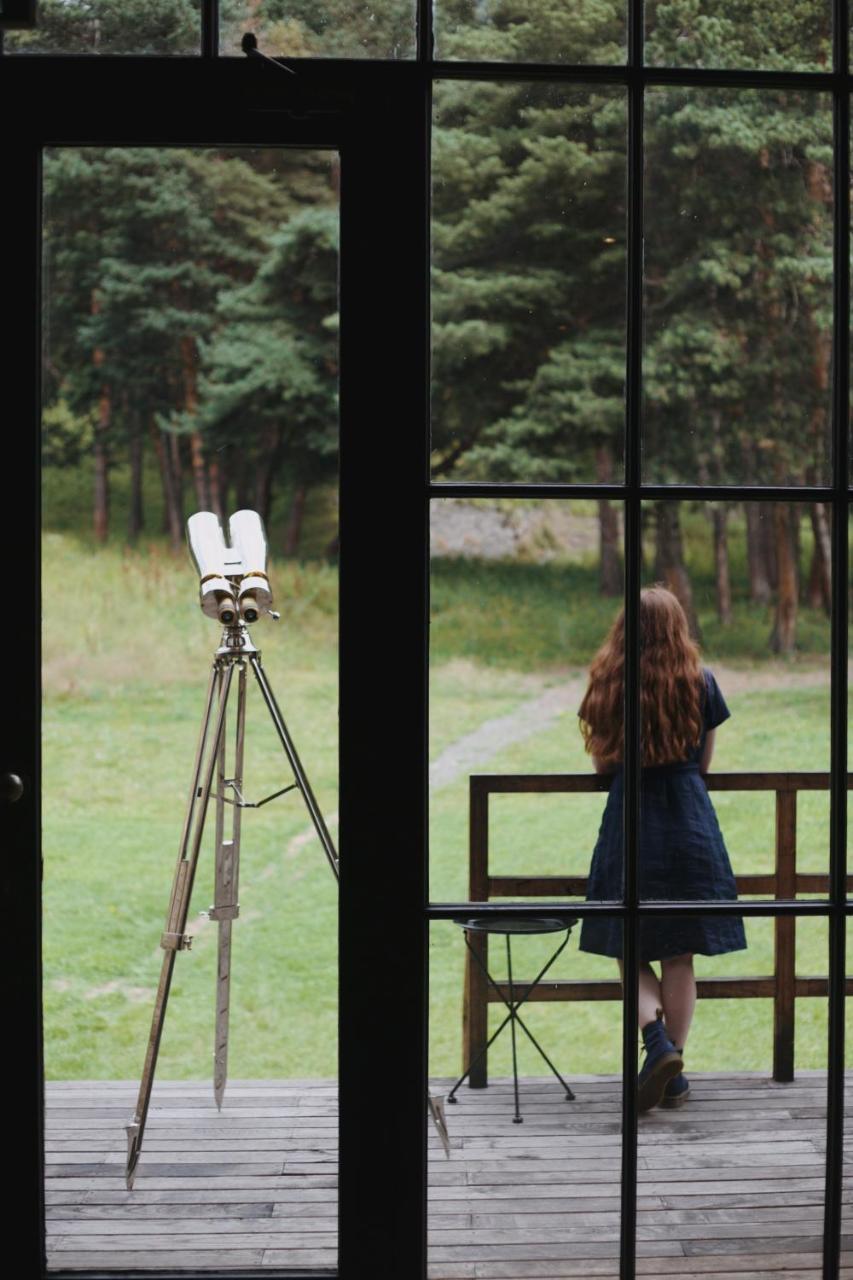 Rooms Hotel Kazbegi Exterior foto A telescope